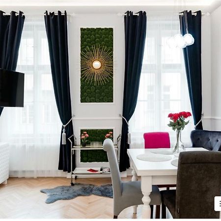 Vogue Apartment Near By Wenceslas Square Praha Bagian luar foto