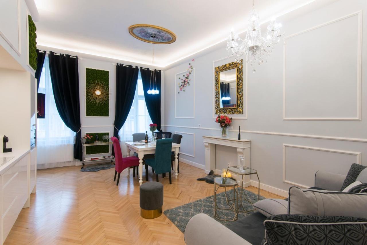 Vogue Apartment Near By Wenceslas Square Praha Bagian luar foto