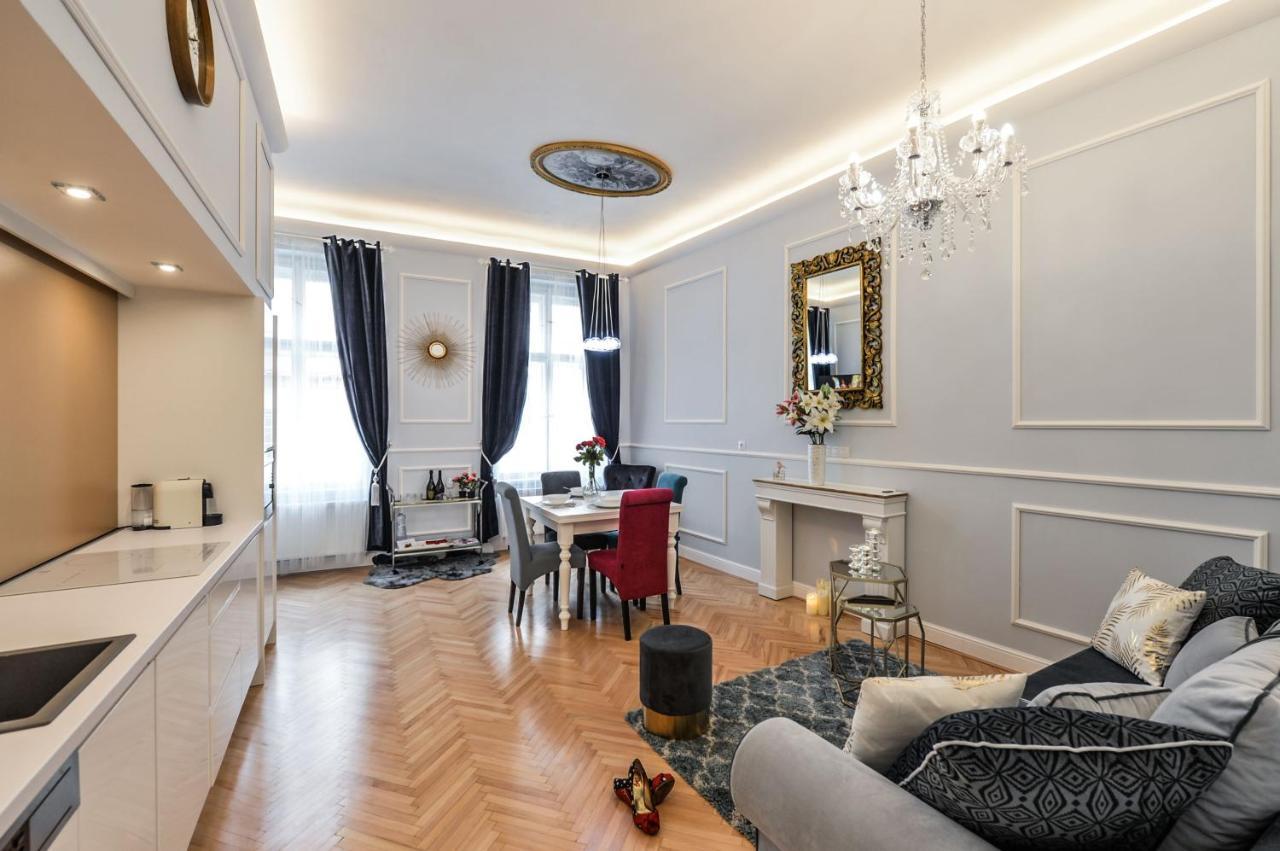 Vogue Apartment Near By Wenceslas Square Praha Bagian luar foto